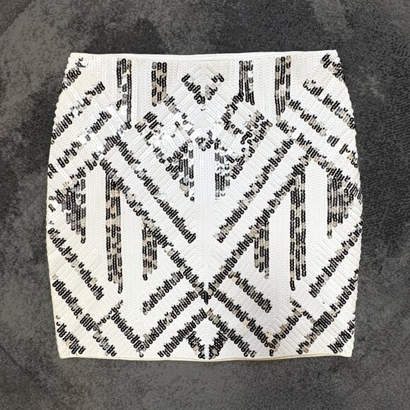 Express Art Deco Sequin Stetchy Mini Skirt in Ivory + Silver - Picture 2 of 7